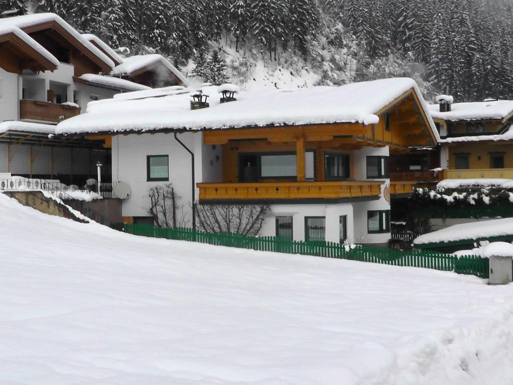 Appartementhaus Zillertal By Piaunddirk Finkenberg Bagian luar foto